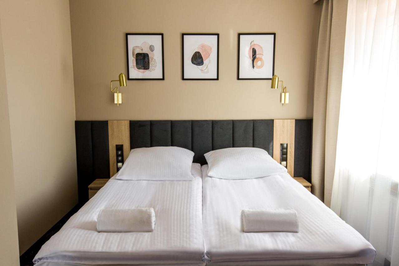Motel Zodiak Sucha  Buitenkant foto