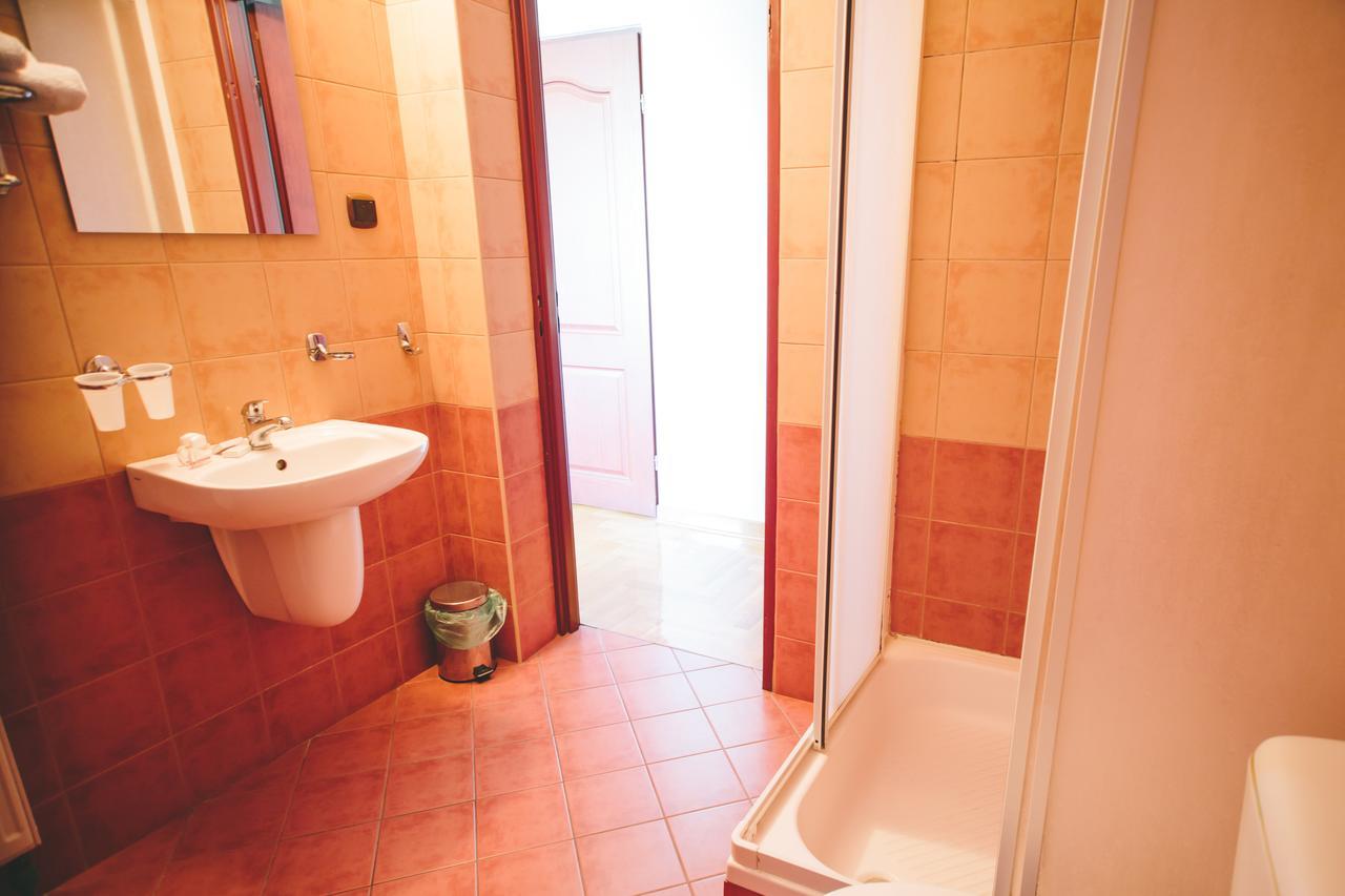 Motel Zodiak Sucha  Buitenkant foto